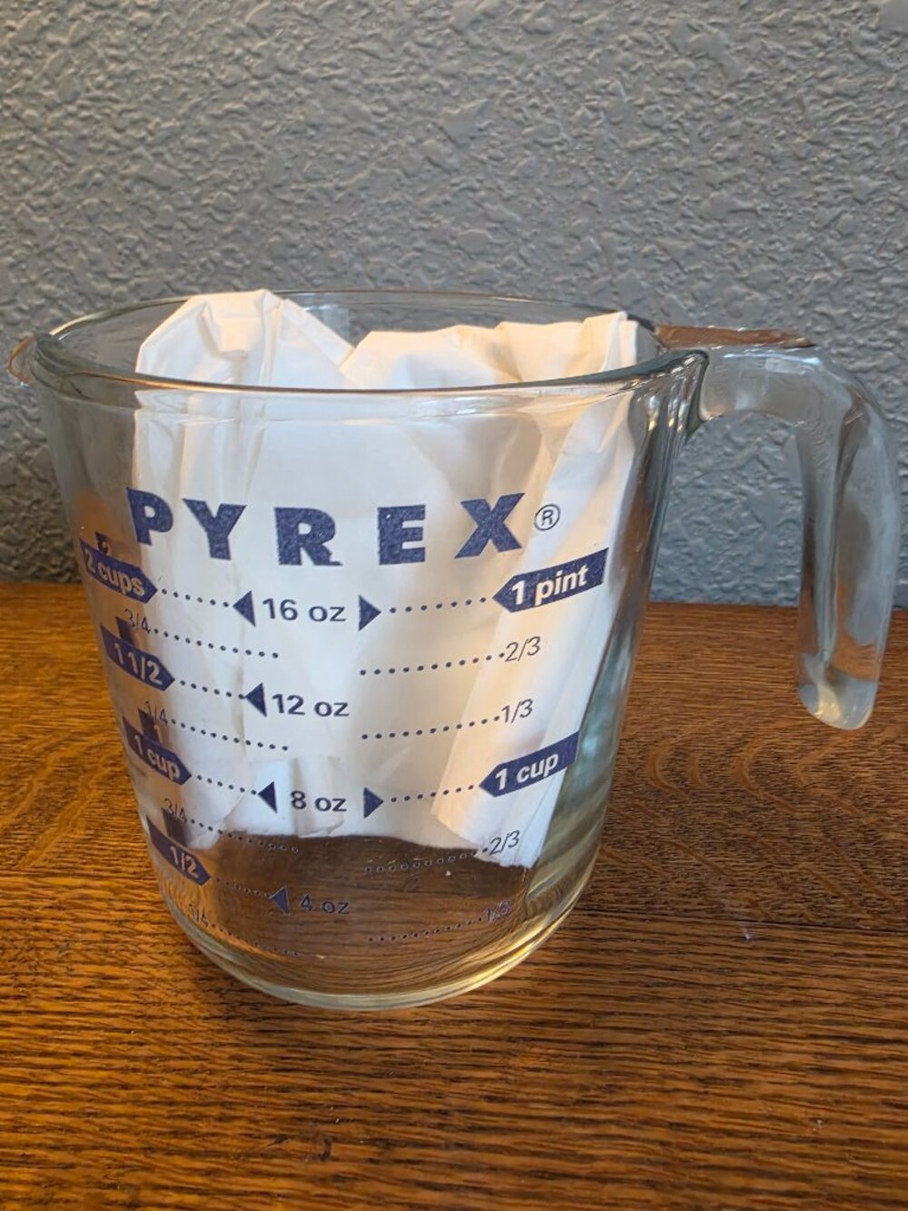Vintage 1980s Pyrex 2-Cup / 500 mL Liquid Measuring Cup with Crisp Blue Letters